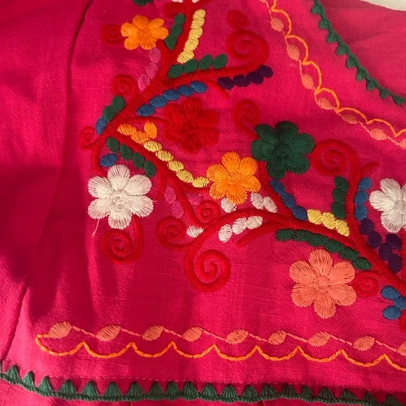 Embroidered pullover dress in bright pink – BEAUTIFUL! - Picture 2 of 13